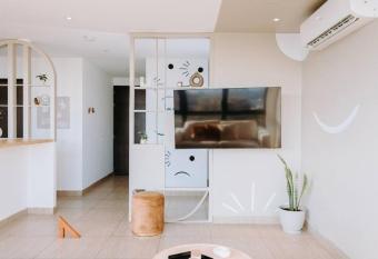 O & D   s Gallery Apartment allows 18 year olds to book a room