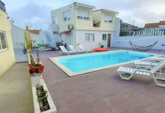 Apartamento T2 com Piscina-Seixal, perto de Lisboa has Balcony rooms