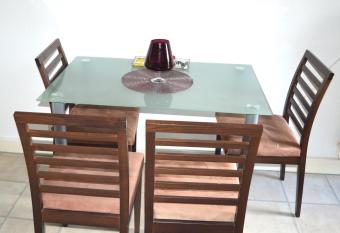 3N appartement allows 18 year olds to book a room