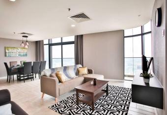 Stylish 2 bedroom with Balcony -The Curve, 1 Utama, IKEA by Shamori Home has Balcony rooms