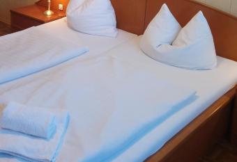 Melker Apartment has Balcony rooms