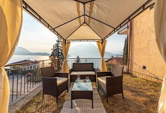 Nido d amore sul lago di Como has Balcony rooms