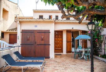 Petite maison pour 4 personnes has Balcony rooms