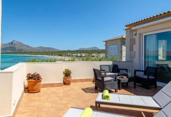 Can Company 1 has Balcony rooms