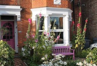 Stoneleigh allows 18 year olds to book a room