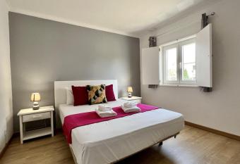 Vilamoura Central 5 by Homing allows 18 year olds to book a room