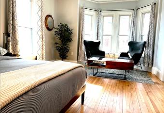 Boutique Studio Apartment allows 18 year olds to book a room