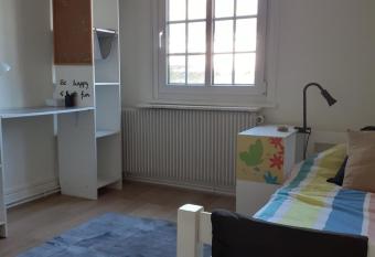 Coquet appartement 6 personnes avec jardin has Balcony rooms