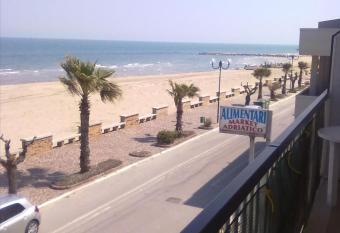 Casalbordino 1 has Balcony rooms