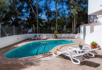 White suites has Balcony rooms