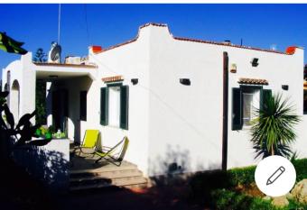 Villa Giovanna con giardino privato has Balcony rooms