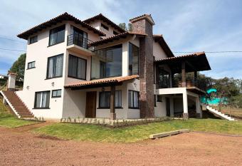 Casa Cabana La Trinidad allows 18 year olds to book a room