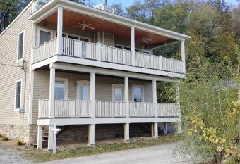507 A Bridge Down Stairs has Balcony rooms