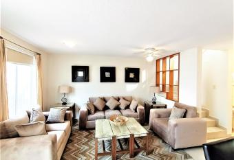 CASA NUEVO SAN MIGUEL TOTALMENTE EQUIPADA allows 18 year olds to book a room