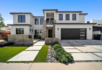 (null) has Balcony rooms