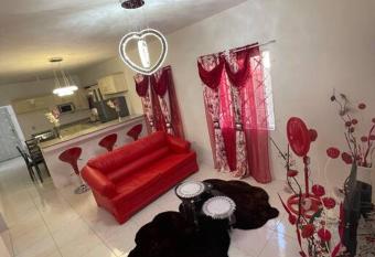 Mount Royal Estate Cozy Comfort allows 18 year olds to book a room