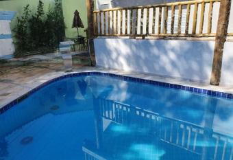 Espa  o de lazer allows 18 year olds to book a room