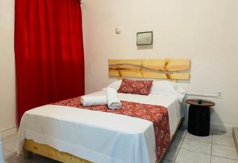 Habitaci  n doble EriMar allows 18 year olds to book a room