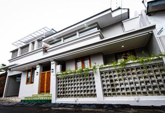 Omah Tamansiswa has Balcony rooms