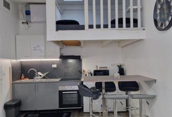 maison individuelle    Drancy has Balcony rooms