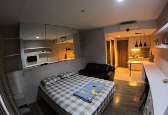 Student Park 507 by We Stay has Balcony rooms