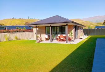 Cozy Cottage on Begg Lane allows 18 year olds to book a room