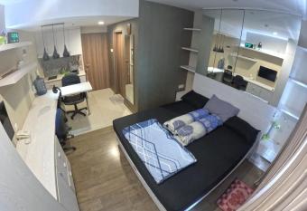 Student Park 606 by We Stay has Balcony rooms