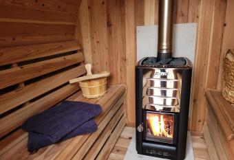 Secret Wellness Lonneker allows 18 year olds to book a room