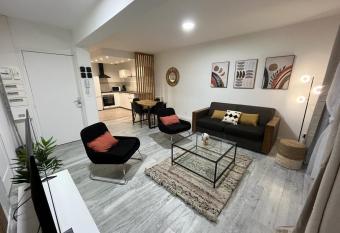 LeRelaisdOdile * APPARTEMENT PARTAGE Spacieux & Lumineux * has Balcony rooms