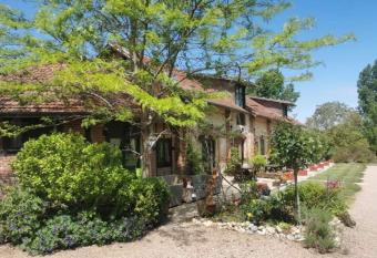 Domaine des Cerisiers has Balcony rooms