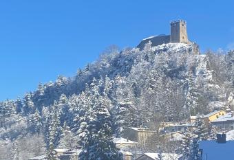 La finestra sul castello has Balcony rooms