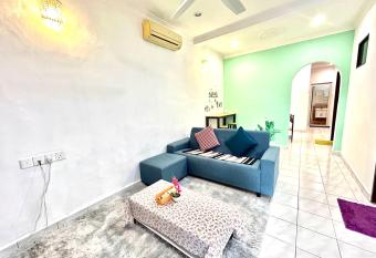 Home14#2pax#Wifi&Netflix#NearAeonAlma&Lotus has Balcony rooms