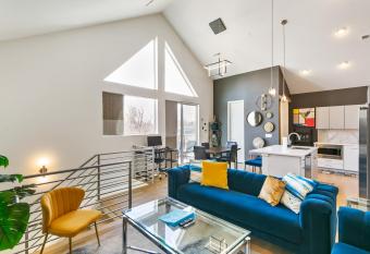 Farmhouse-Chic Townhouse in Park Hill! Spacious! has Balcony rooms