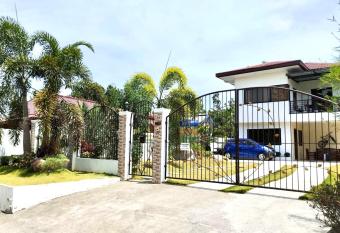 Casa LeoMa has Balcony rooms