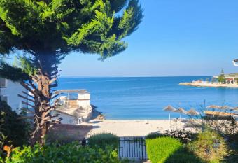 Amelie s Apartments & Beach Saranda has Smoking/Balcony rooms