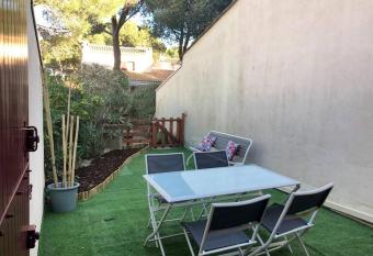 Appartement climatis   avec jardin et pkg privatif allows 18 year olds to book a room