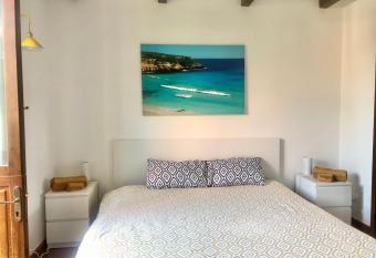 La casa di Giulio allows 18 year olds to book a room