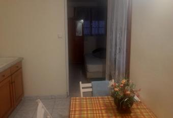 A bord de mer allows 18 year olds to book a room