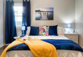 Long-Term Professional 3-BR Home withFast Wifi, Weekly Rate home has Balcony rooms