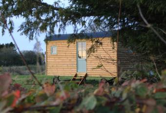 The Hut at High Street Farm allows 18 year olds to book a room