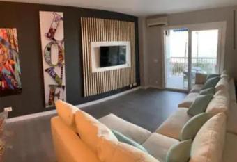 Apartamento Frente al Mar allows 18 year olds to book a room