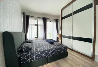 P Residence G.L Home Stay has Balcony rooms