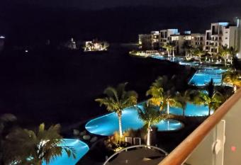 Luxury Golf lake apartments has Balcony rooms