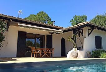 Bassin d  Arcachon maison 8 personnes has Balcony rooms