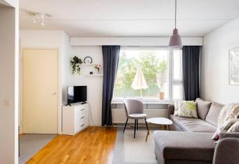 Yksi   saunalla ja patiolla allows 18 year olds to book a room