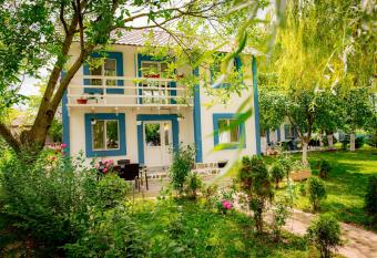 Pescarul Deltei has Balcony rooms