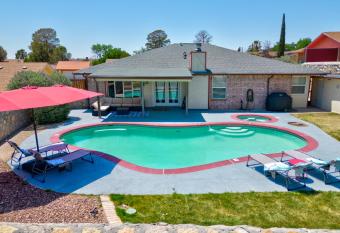 Home with Mountain View/Pool/Tub has rooms with a private hot tub
