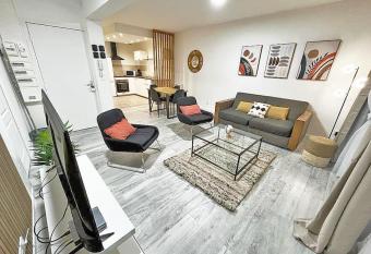 LeRelaisdOdile * Grand T3 * Hyper Centre has Balcony rooms