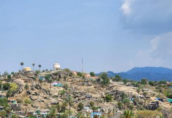 RAYU HOME STAY has Balcony rooms
