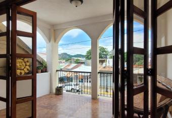 La Terraza has Balcony rooms